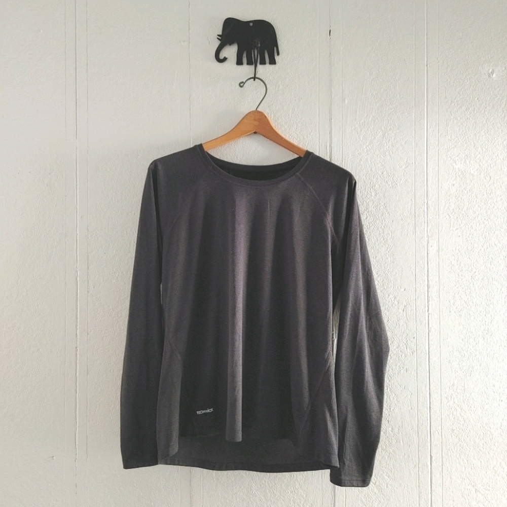 *Bundle 3 for $18* on athletic tops!